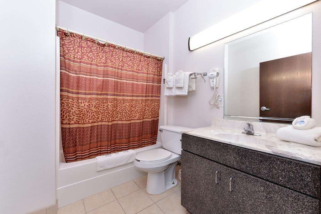 Americas Best Value Inn Somerville Texas Quarto foto